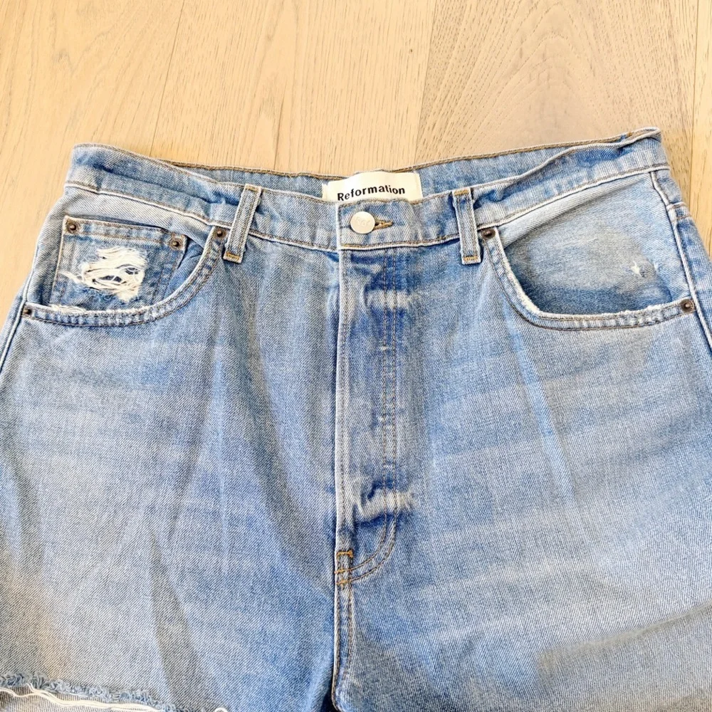 Reformation 31 Cynthia High Rise Relaxed Distressed Jeans Light Blue Oahu Wash